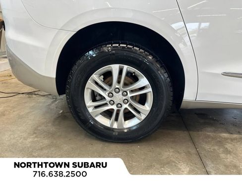 Used 2021 Buick Enclave Essence w/ Sound and Sites Package AWD/4WD image 35