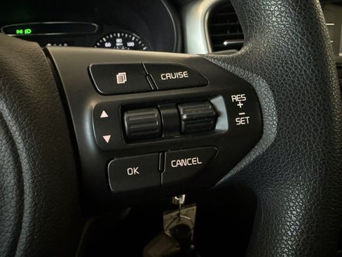 Used 2017 Kia Sorento FWD image 32