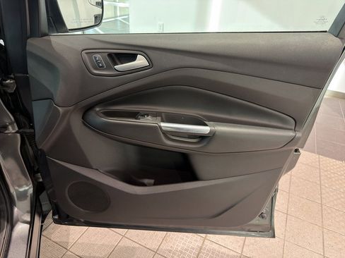 Used 2018 Ford Escape SE image 24