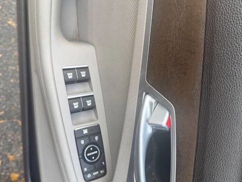 Used 2015 Hyundai Genesis 5.0 image 9