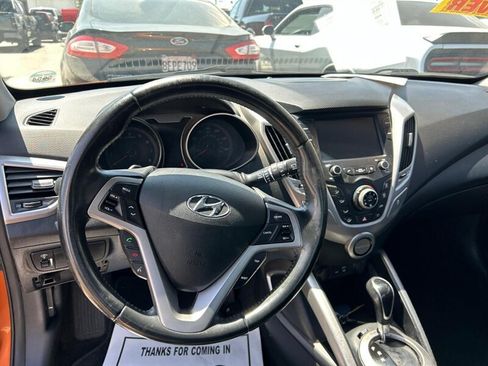 Used 2017 Hyundai Veloster FWD image 32