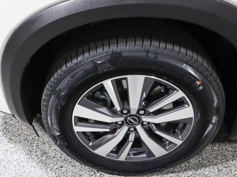 Used 2023 Nissan Pathfinder SL w/ Lighting Package (N92) image 11