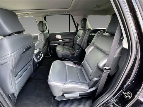 Used 2025 Ford Expedition Active AWD/4WD image 15
