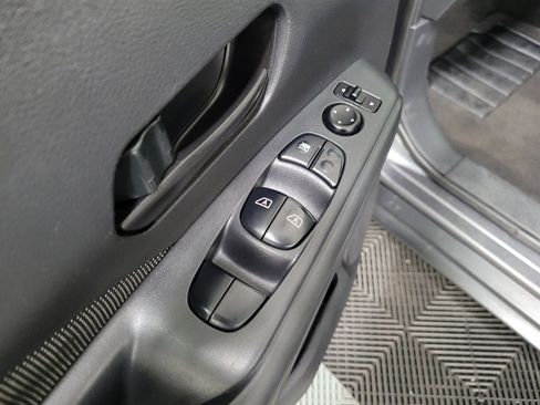 Used 2019 Nissan Kicks S FWD image 27