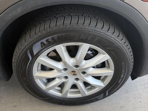 Used 2013 Porsche Cayenne Diesel AWD/4WD image 21