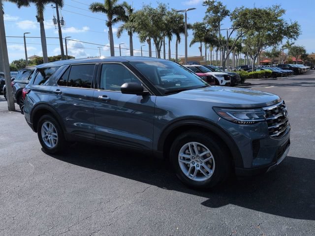 New 2026 Ford Explorer Active RWD image 2
