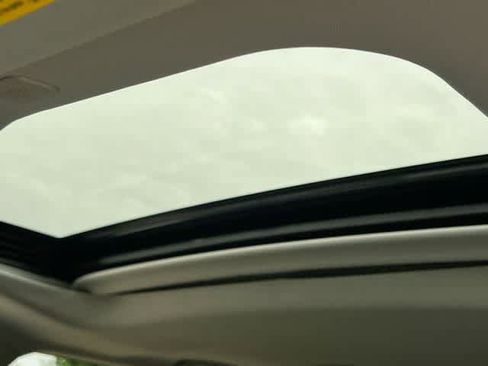 Used 2023 Toyota Highlander XLE FWD image 32