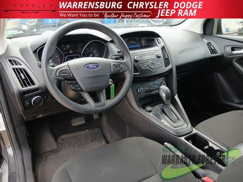 Used 2018 Ford Focus SE FWD image 15