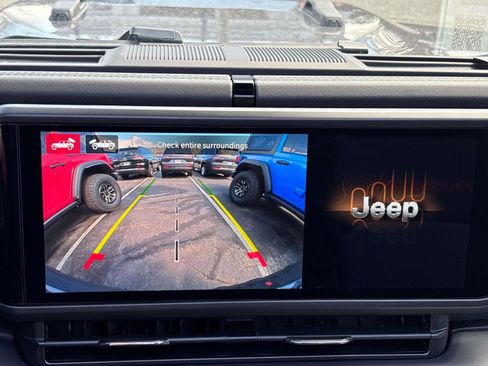 New 2026 Jeep Wrangler Unlimited Rubicon AWD/4WD image 11