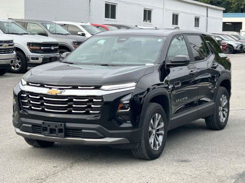 Used 2026 Chevrolet Equinox LT FWD image 3