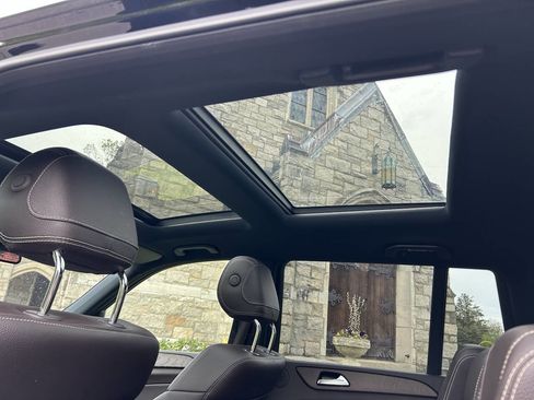 Used 2019 Mercedes-Benz GLS 450 4MATIC image 11