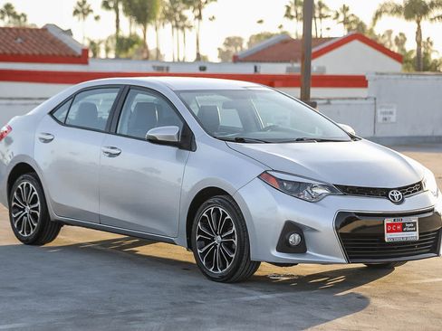 Used 2015 Toyota Corolla S FWD image 4
