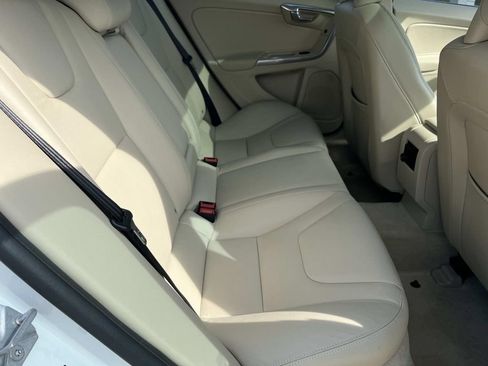 Used 2016 Volvo S60 T5 Premier w/ Convenience Package image 19