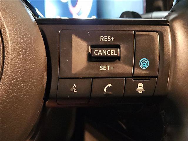 Used 2024 Nissan Pathfinder Platinum AWD/4WD image 23