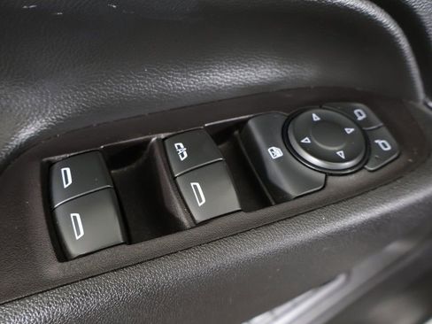 Used 2020 Chevrolet Equinox LT w/ Sport Edition image 38