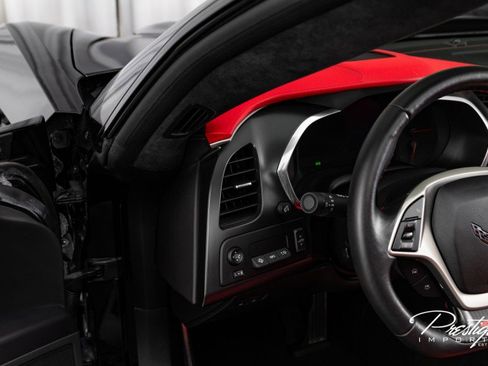 Used 2016 Chevrolet Corvette Z06 w/ 3LZ Preferred Equipment Group image 38