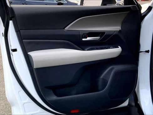 Used 2024 Toyota Grand Highlander XLE image 22