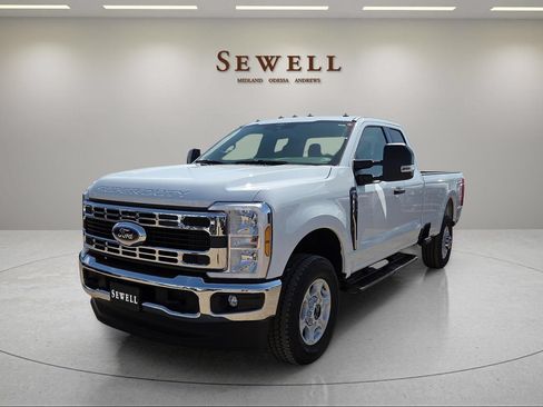 New 2026 Ford F250 XLT w/ FX4 Off-Road Package AWD/4WD image 1