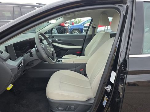 Used 2025 Hyundai Sonata SEL FWD image 6