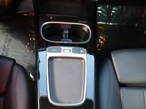 Used 2025 Mercedes-Benz CLA 250 image 34