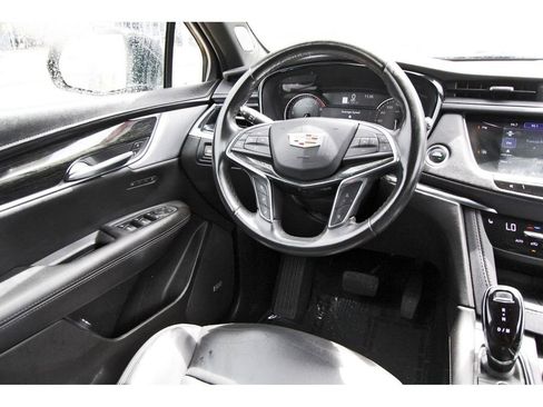 Used 2023 Cadillac XT5 Premium Luxury FWD image 8