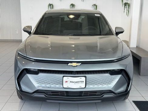 New 2026 Chevrolet Equinox EV LT image 32