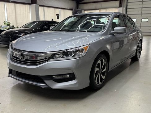 Used 2017 Honda Accord EX-L image 5