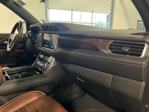 Used 2024 GMC Yukon Denali Ultimate AWD/4WD image 48