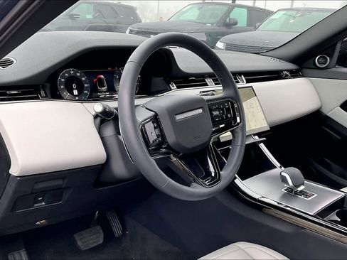 Used 2026 Land Rover Range Rover Evoque S image 16