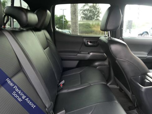 Used 2018 Toyota Tacoma TRD Sport w/ TRD Premium Sport Package RWD image 25
