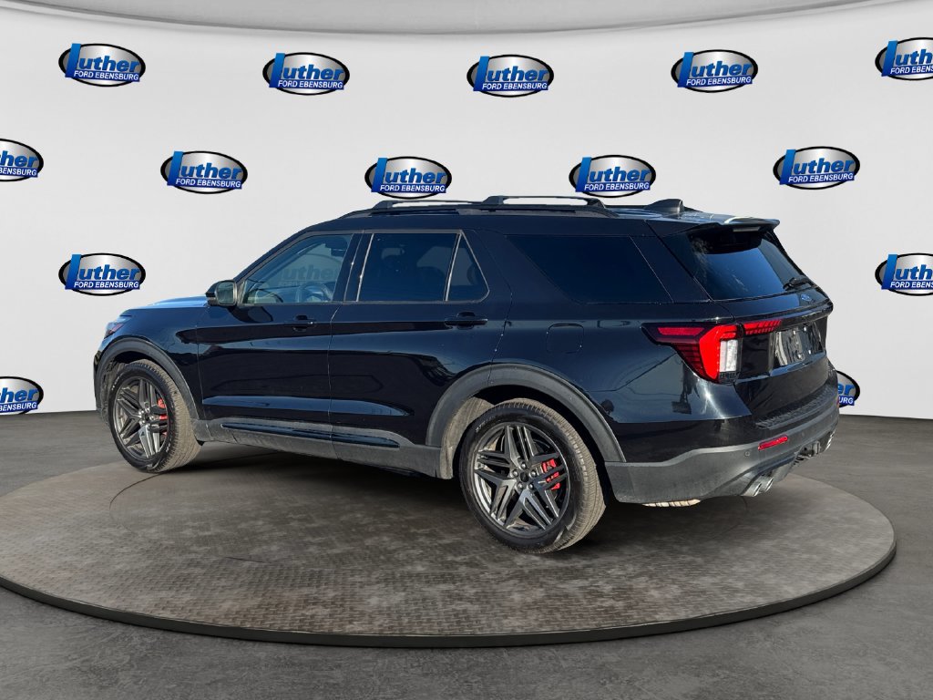 Used 2025 Ford Explorer ST AWD/4WD image 3