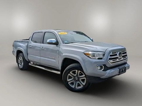 Used 2018 Toyota Tacoma Limited AWD/4WD image 2