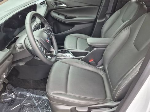 Certified 2024 Buick Encore GX Sport Touring AWD/4WD image 17