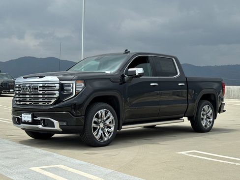Used 2026 GMC Sierra 1500 Denali AWD/4WD image 4