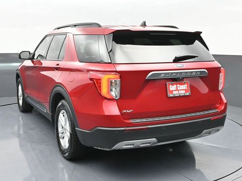 Used 2024 Ford Explorer XLT w/ Equipment Group 202A image 4