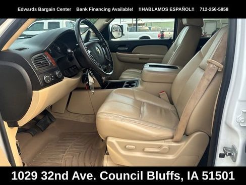 Used 2007 Chevrolet Suburban LT w/ LT Preferred Equipment Group AWD/4WD image 21