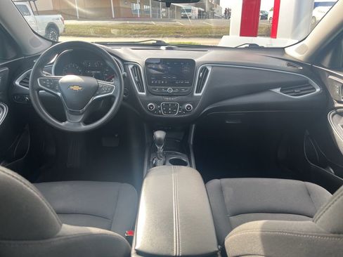 Used 2024 Chevrolet Malibu LT image 25