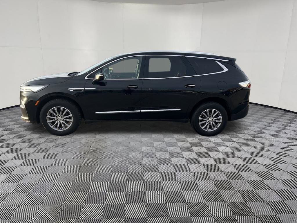 Used 2023 Buick Enclave Essence AWD/4WD image 2