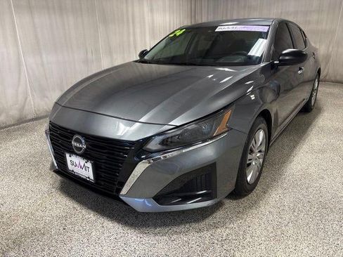 Used 2024 Nissan Altima 2.5 S FWD image 7
