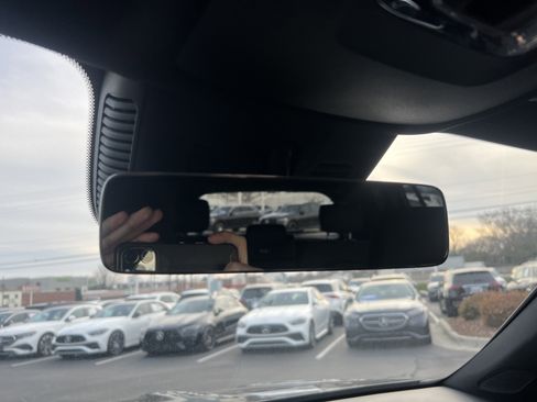 Used 2025 Mercedes-Benz GLB 250 image 27