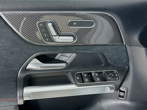 New 2026 Mercedes-Benz GLB 250 image 18