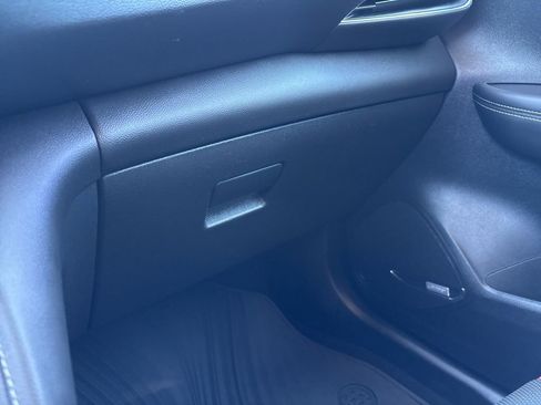 Used 2022 Buick Envision Essence w/ Technology Package I image 33