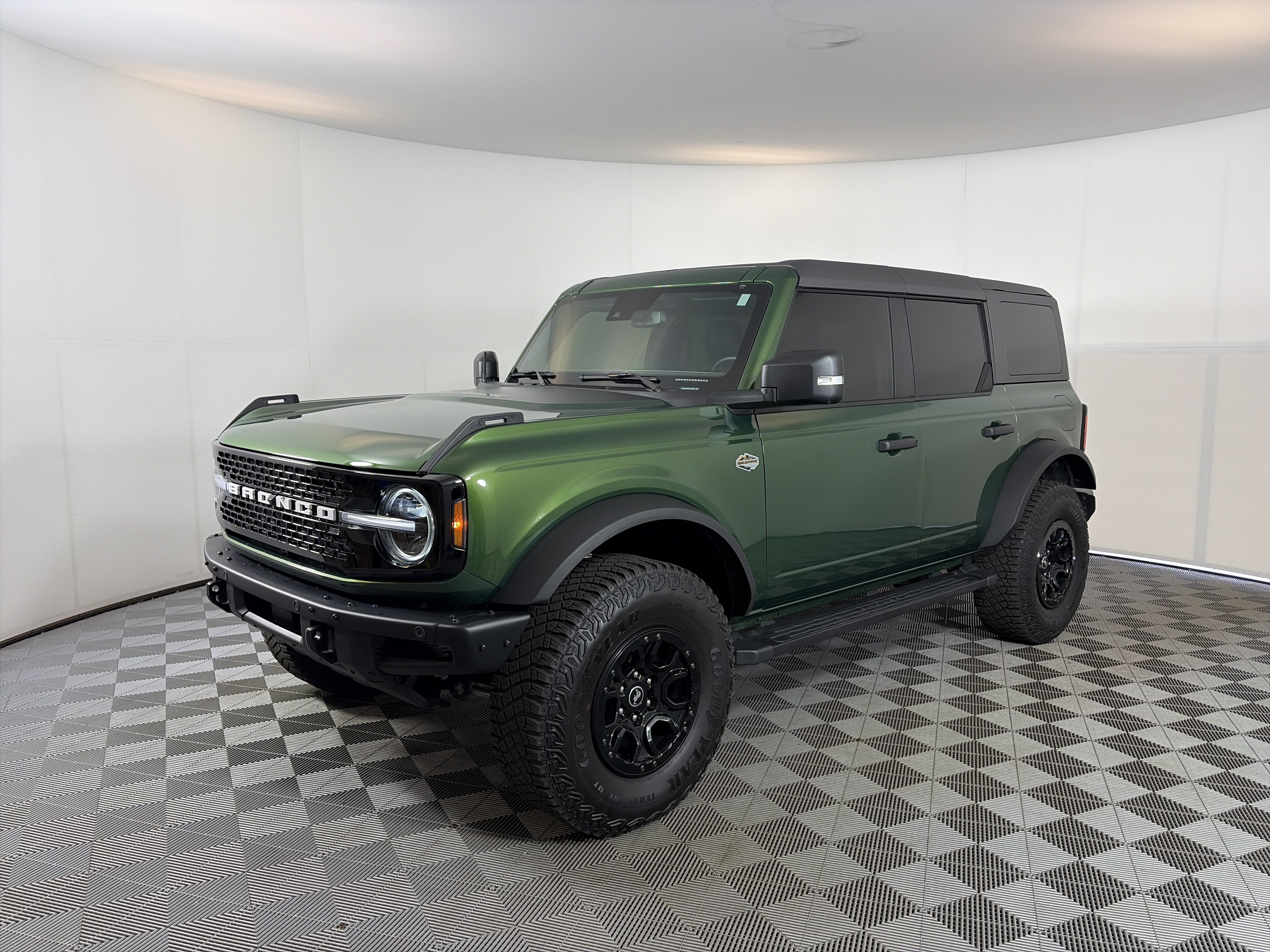 Used 2024 Ford Bronco Wildtrak AWD/4WD image 2