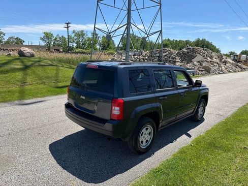 Used 2014 Jeep Patriot Sport AWD/4WD image 8