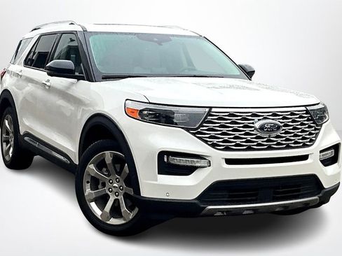 Used 2020 Ford Explorer Platinum w/ Premium Technology Package image 3