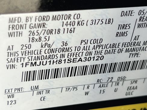 Used 2025 Ford Expedition Active RWD image 12