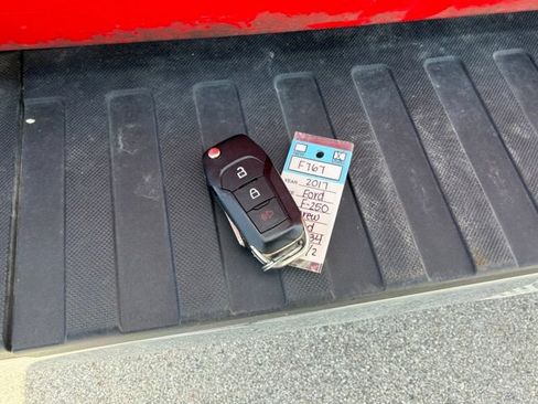 Used 2017 Ford F250 XLT AWD/4WD image 14