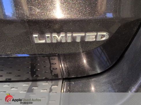 Used 2012 Chrysler Town & Country Limited w/ Luxury Group FWD image 8