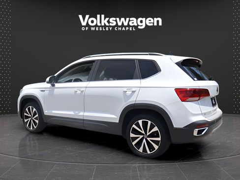 Used 2023 Volkswagen Taos SE FWD image 6