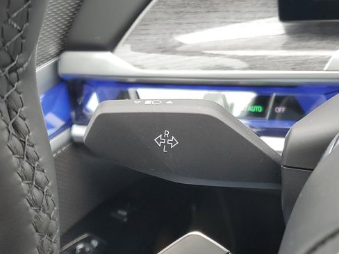 Certified 2023 BMW 760i xDrive w/ Executive Package image 13